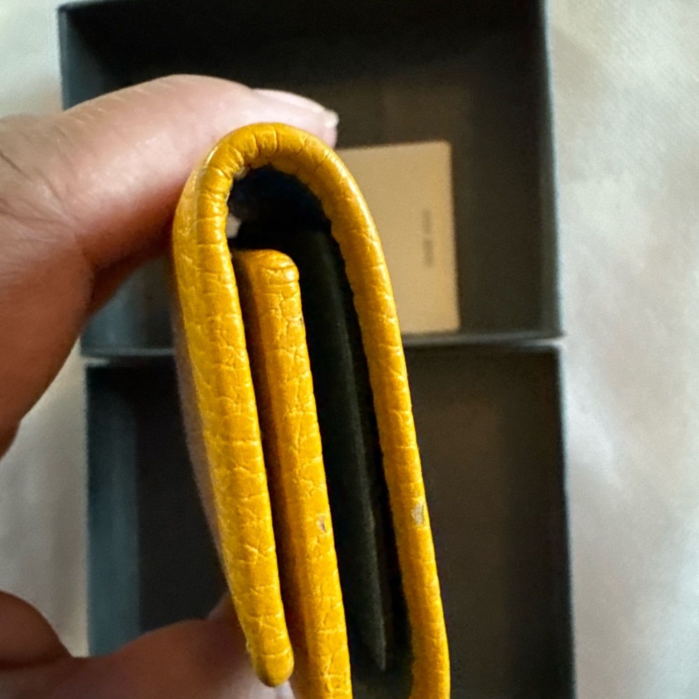 Gucci Mustard Leather Key Holder - Picture 5 of 6